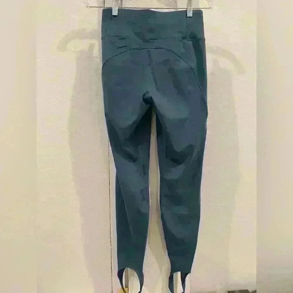 NWOT Le Ore Andria Stirrup Legging Sz M in pretty blue - Picture 6 of 7